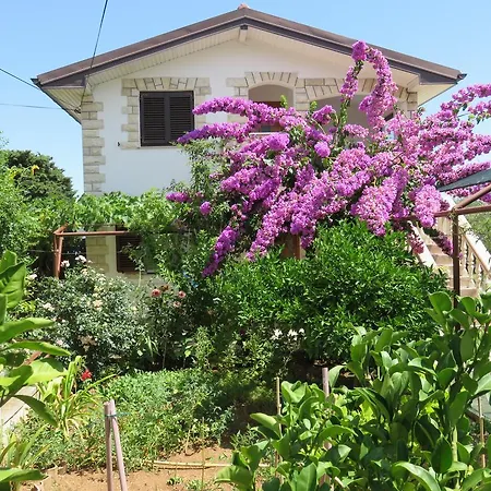 Katina Appartement *